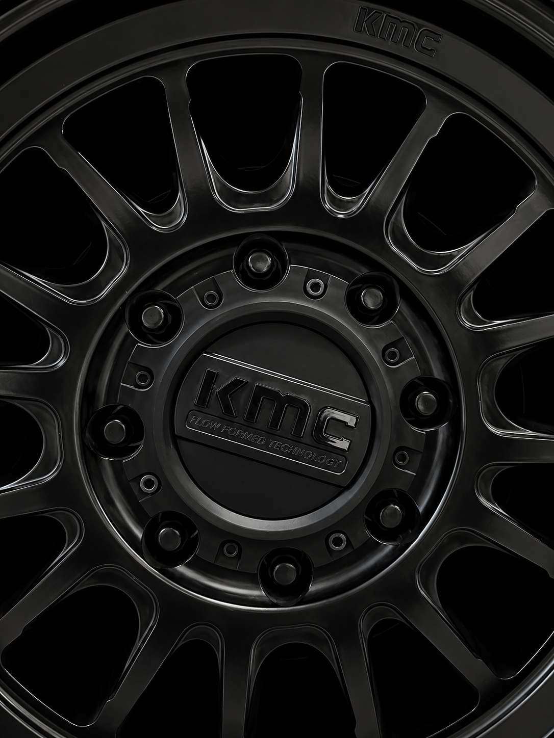 KMC 8-Stud Low Profile Centre Cap